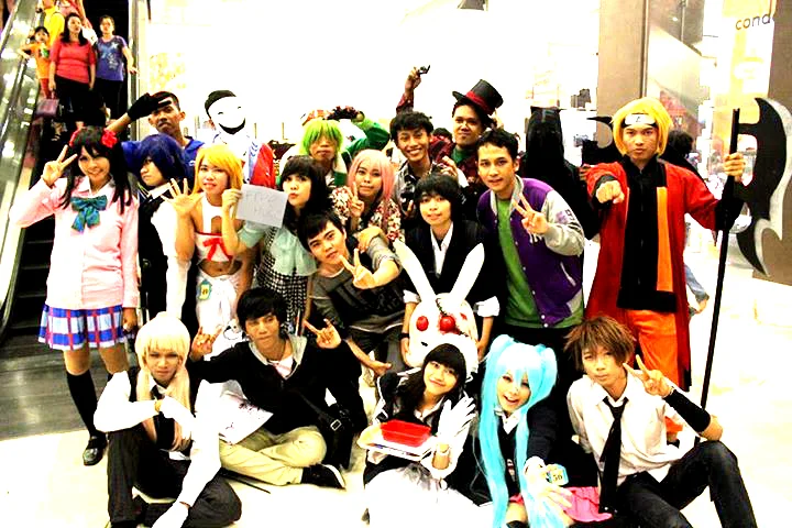 Bagaimana Komunitas Otaku Merespons Fenomena Ini?